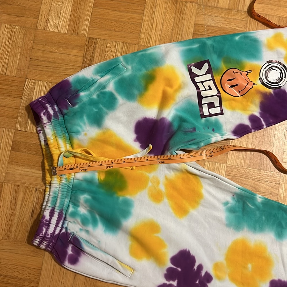 DGK - Picture 3 of 12